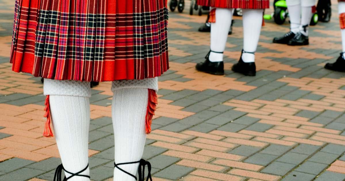 The eight yards kilts and Scottish Festivals: