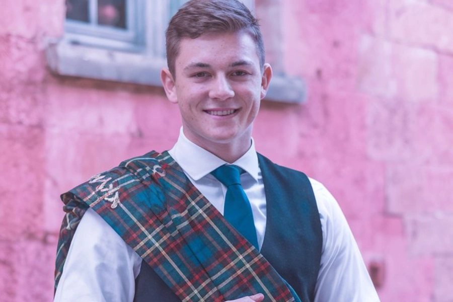 why did scots wear kilts