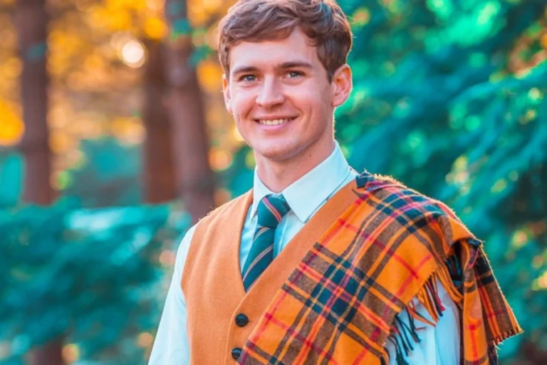 What to Wear with a Kilt Complete Men's Kilt Outfit Guide